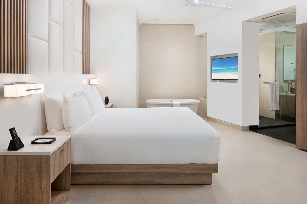 Oceanfront 2 BDM Suite hotel rental - 3