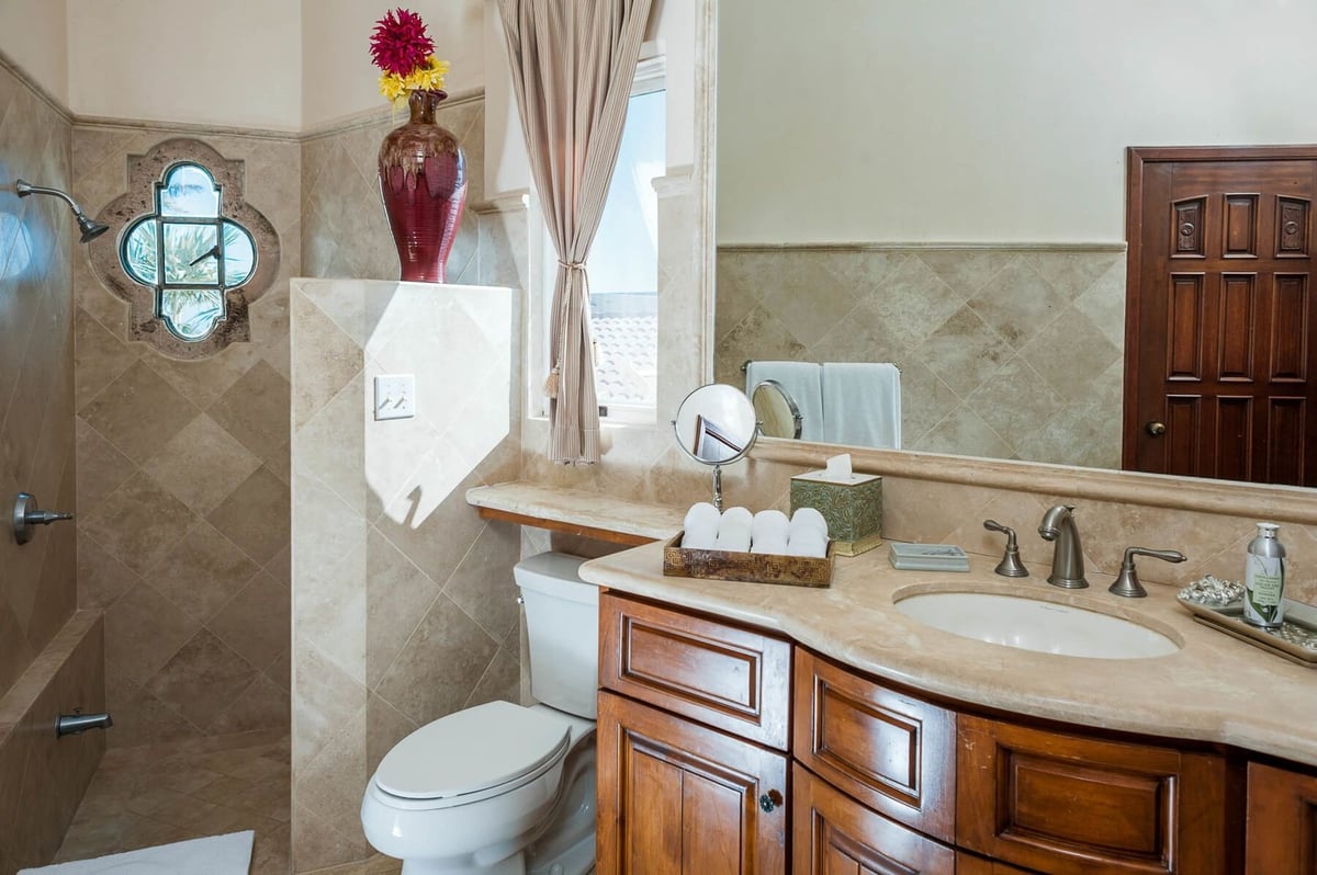 All of the ensuite bathrooms at Casa Paraiso will be able to provide you with premium spa-like luxur - Image 20