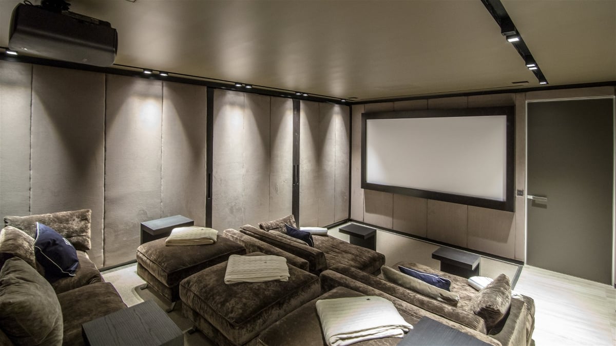 Cinema Room: On the lower lowel. Professional Home cinema.  - Image 29
