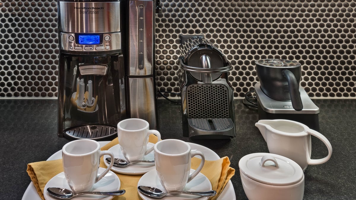 Nespresso Coffee Machine - Image 11