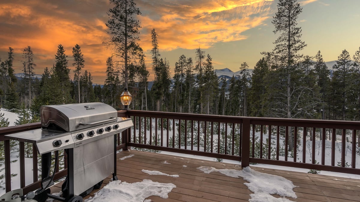 Grill out and watch the sunset on the main level deck - Image 2
