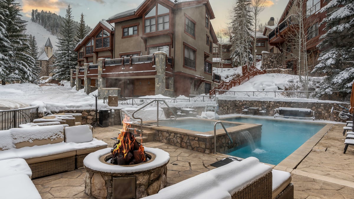 ELK Community Amenities  - hot tub, heated pool, and outdoor fire pit - Image 24