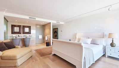 Luxury Villa Photo #20