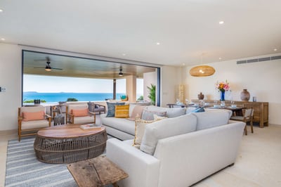 Luxury Villa Photo #15