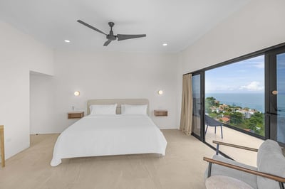 Luxury Villa Photo #30