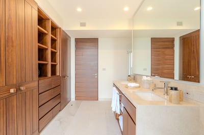 Luxury Villa Photo #16
