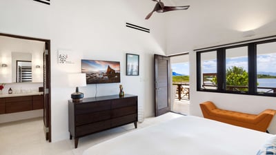Luxury Villa Photo #28