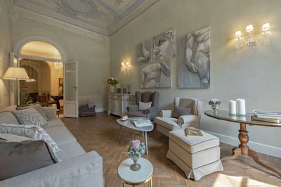 Luxury Villa Photo #7