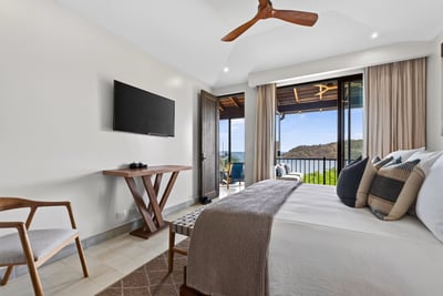 Luxury Villa Photo #25