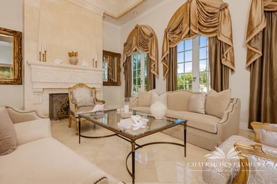 Luxury Villa Photo #11