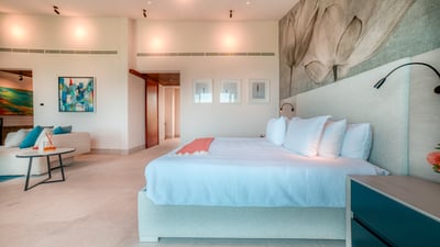 Luxury Villa Photo #18