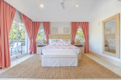 Luxury Villa Photo #33