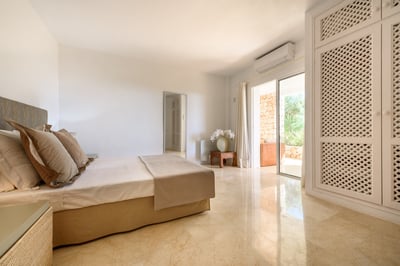 Luxury Villa Photo #42