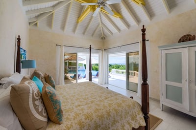 Luxury Villa Photo #18