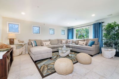 Luxury Villa Photo #17