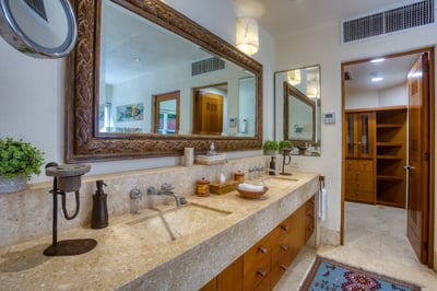 Luxury Villa Photo #38
