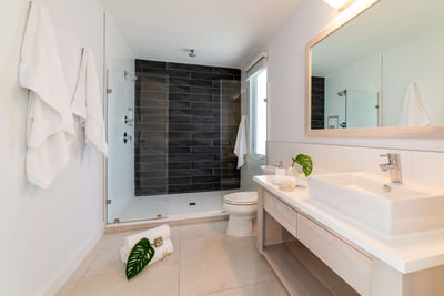 Luxury Villa Photo #17