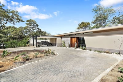 Luxury Villa Photo #31