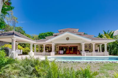 Luxury Villa Photo #2