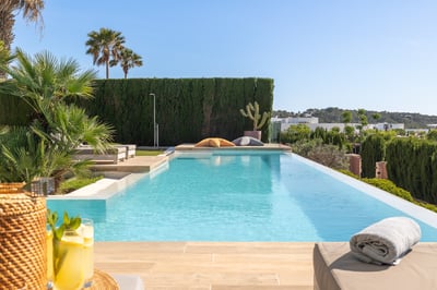 Luxury Villa Photo #7