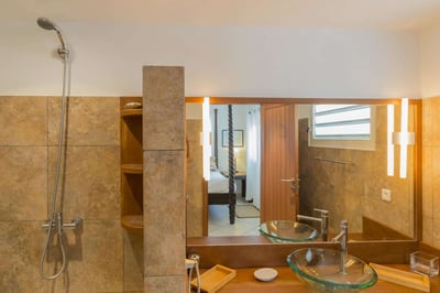 Luxury Villa Photo #36