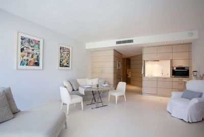 Luxury Villa Photo #6