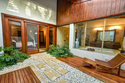 Luxury Villa Photo #31