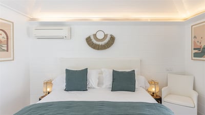 Luxury Villa Photo #25