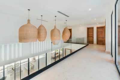 Luxury Villa Photo #25