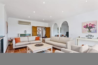 Luxury Villa Photo #8