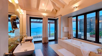 Luxury Villa Photo #17