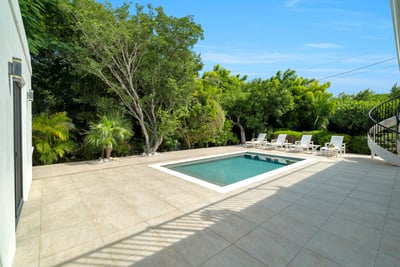 Luxury Villa Photo #6