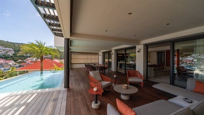 Outdoor Lounge