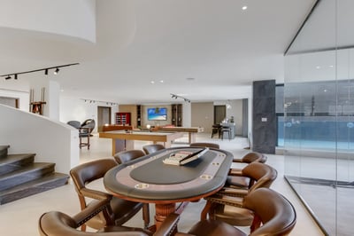 Luxury Villa Photo #26