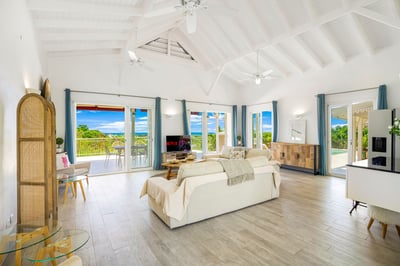 Luxury Villa Photo #16