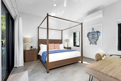 Luxury Villa Photo #15