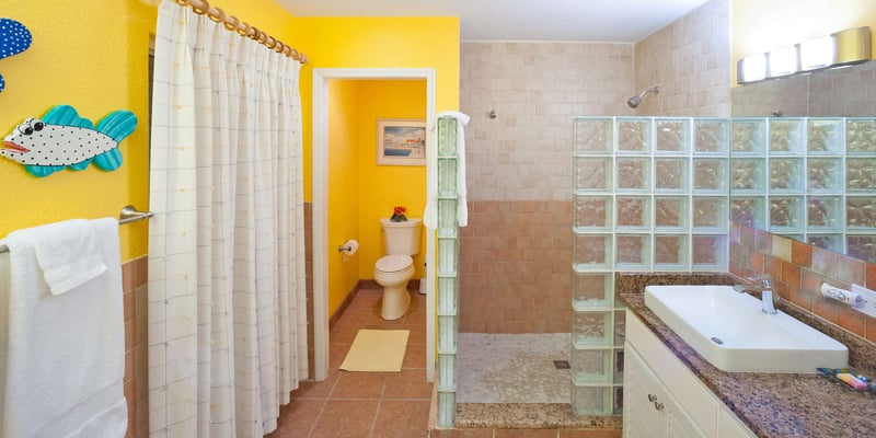 Cayman Castle & Guesthouse