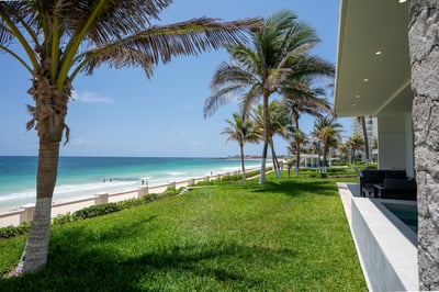 Luxury Villa Photo #3