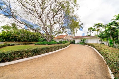Luxury Villa Photo #36