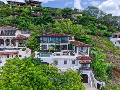 Luxury Villa Photo #50