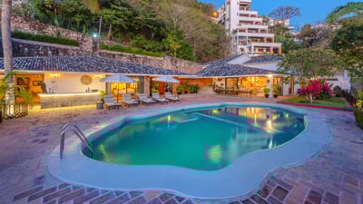 Luxury Villa Photo #14