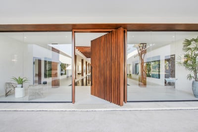 Luxury Villa Photo #17