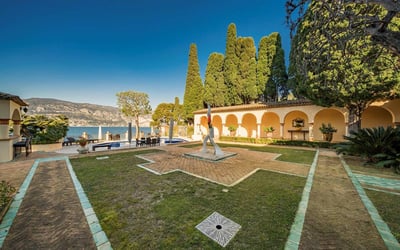 Luxury Villa Photo #9