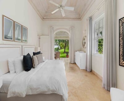 Luxury Villa Photo #26