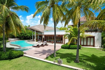 Luxury Villa Photo #7