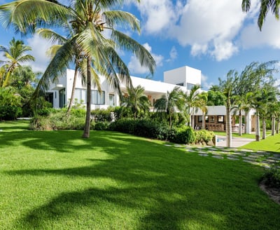 Luxury Villa Photo #32