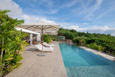Luxury Villa Photo #6