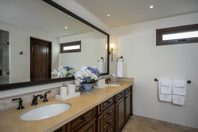 Luxury Villa Photo #22