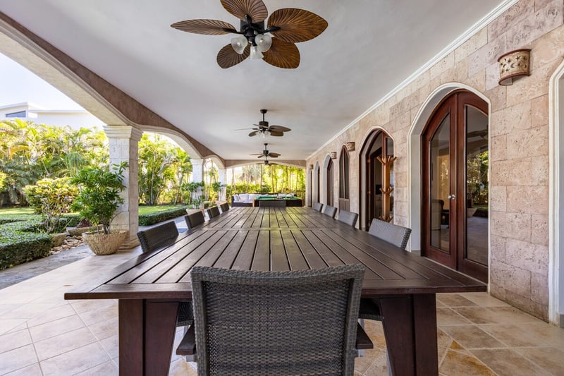 Colonial Beach Villa