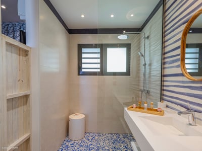 Luxury Villa Photo #41